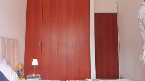 Snapshot of yourboynextdoor1 chatting on 24, 9, 2025 YOURBOYNEXTDOOR online show from 24, 9, 2025