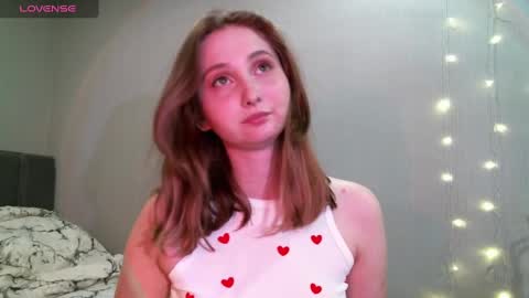 Snapshot of yourcreamyister chatting on 9, 3, 2025 creamysister online show from 9, 3, 2025