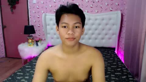 Snapshot of yourdreamboyxx chatting on 8, 9, 2025 HEN online show from 8, 9, 2025
