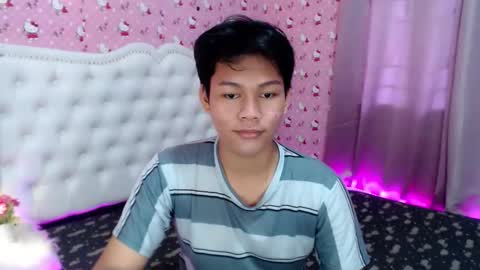 Snapshot of yourdreamboyxx chatting on 25, 9, 2025 HEN online show from 25, 9, 2025
