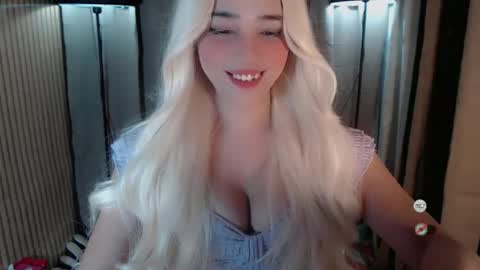 Snapshot of yourfavoratemaureen chatting on 5, 10, 2025 maureen love you online show from 5, 10, 2025