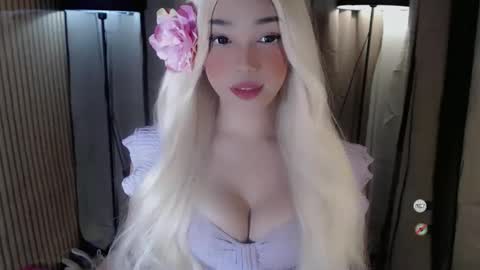 Snapshot of yourfavoratemaureen chatting on 12, 10, 2025 maureen love you online show from 12, 10, 2025
