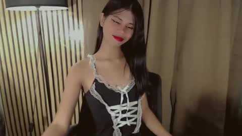 Vivian online show from 25, 11, 2025