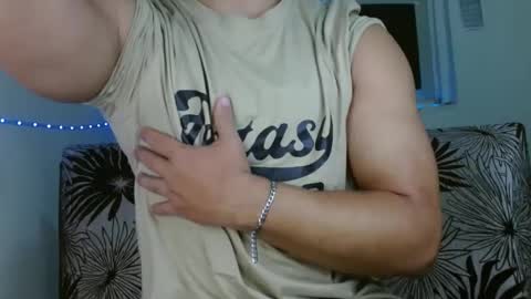 Snapshot of yourfavorite_bigclit chatting on 28, 9, 2025 yourfavorite_bigclit online show from 28, 9, 2025