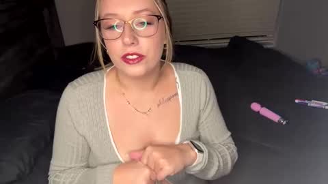 Snapshot of yourfunamanda chatting on 9, 9, 2025 Amanda Ivy online show from 9, 9, 2025