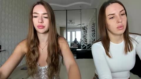 Snapshot of yourgirl_ariella chatting on 4, 11, 2025 Ariella online show from 4, 11, 2025