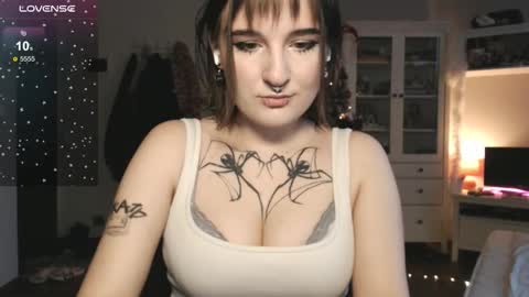 Snapshot of yourhanna_ chatting on 12, 2, 2026 hanna online show from 12, 2, 2026