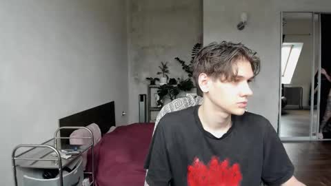 Snapshot of yourher0in chatting on 3, 11, 2025 Aida online show from 3, 11, 2025