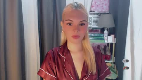 Snapshot of yourlovekylie chatting on 21, 7, 2026 KYLIE MORE online show from 21, 7, 2026