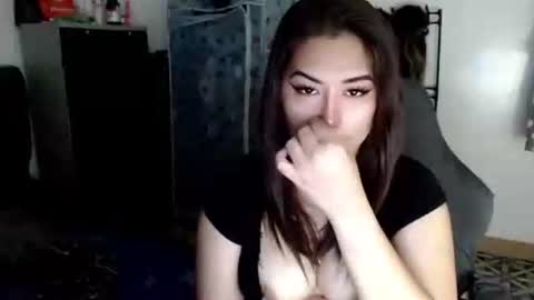 Snapshot of yourlovetifannyx chatting on 8, 10, 2025 tifanny online show from 8, 10, 2025