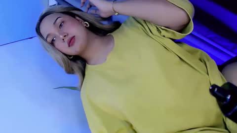 Snapshot of yourlovingpearl chatting on 4, 4, 2026 PEARL online show from 4, 4, 2026