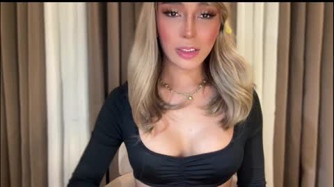 Snapshot of yourlovingpearlita1000 chatting on 29, 10, 2025 Pearl online show from 29, 10, 2025