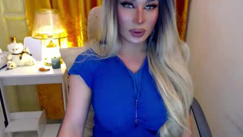 Adriana Maxwell online show from 11, 4, 2026