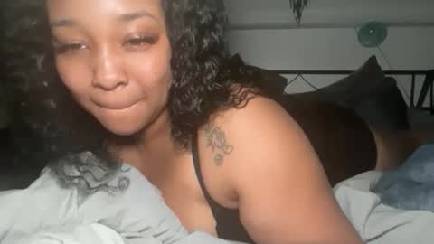 Snapshot of yourmommysilk chatting on 27, 3, 2026 YOURMOMMY online show from 27, 3, 2026