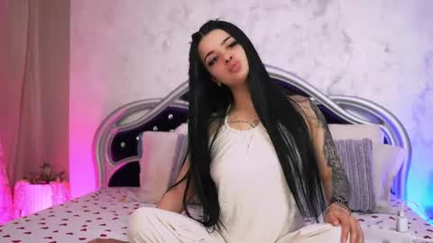 Snapshot of yournaughtyangel1 chatting on 25, 5, 2026 Alicia online show from 25, 5, 2026