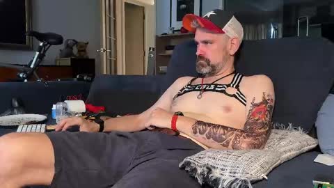 Snapshot of yournewfavourite chatting on 22, 5, 2026 newcastle72 online show from 22, 5, 2026