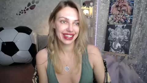 Snapshot of yournickyadamidi chatting on 19, 6, 2026 Nicky online show from 19, 6, 2026