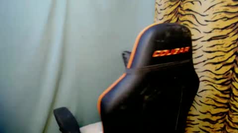 Snapshot of yourqueenofsuck chatting on 16, 1, 2025 sweet katelyn online show from 16, 1, 2025