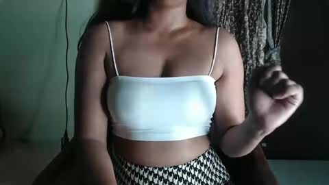 Snapshot of yoursassy_girl chatting on 25, 9, 2025 yoursassy_girl online show from 25, 9, 2025