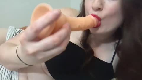 YoursTrulyBella online show from 11, 3, 2026