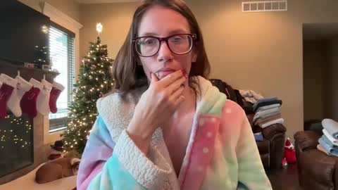 yourstrulylivy online show from 18, 12, 2024