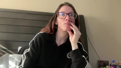 yourstrulylivy online show from 19, 12, 2024