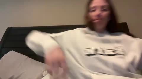 yourstrulylivy online show from 26, 12, 2024
