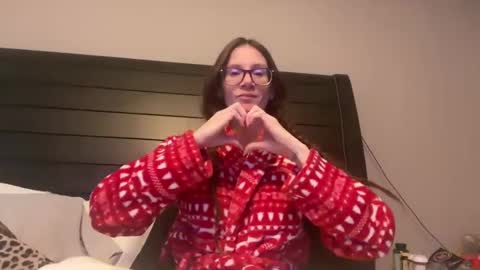 yourstrulylivy online show from 31, 12, 2024