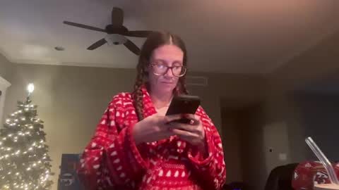 yourstrulylivy online show from 31, 12, 2024