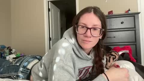 yourstrulylivy online show from 7, 1, 2025