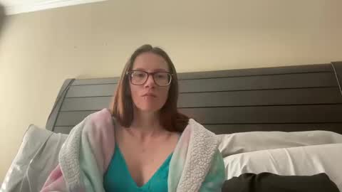 yourstrulylivy online show from 10, 1, 2025