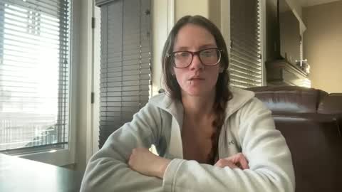 yourstrulylivy online show from 13, 1, 2025
