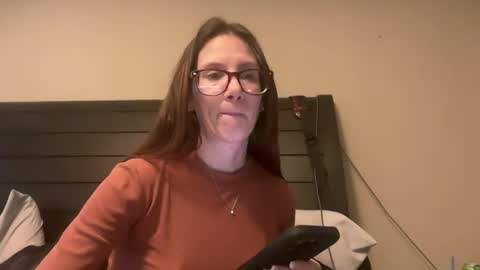 yourstrulylivy online show from 19, 1, 2025