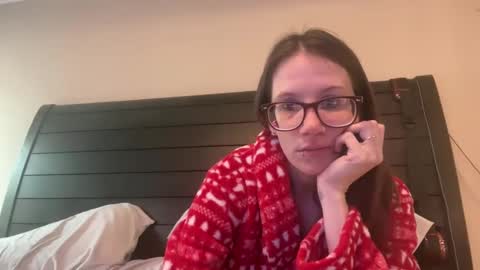 yourstrulylivy online show from 10, 2, 2025