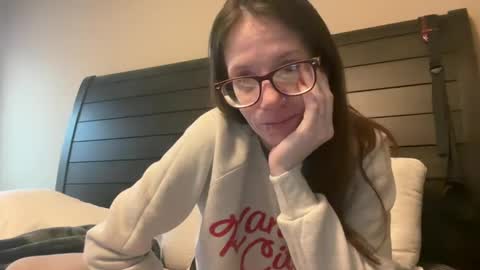 yourstrulylivy online show from 18, 2, 2025