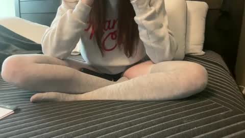 yourstrulylivy online show from 18, 2, 2025