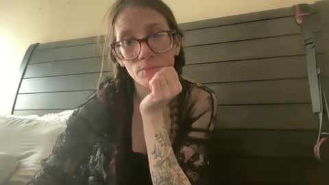 yourstrulylivy online show from 20, 2, 2025