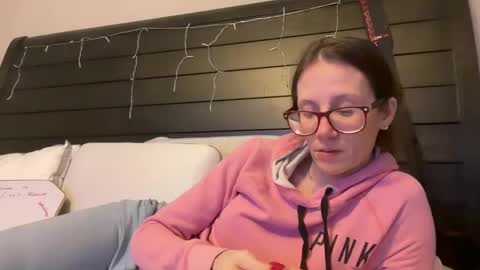 yourstrulylivy online show from 27, 2, 2025