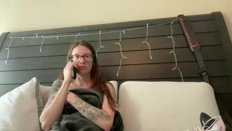 yourstrulylivy online show from 27, 2, 2025