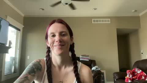 yourstrulylivy online show from 12, 3, 2025
