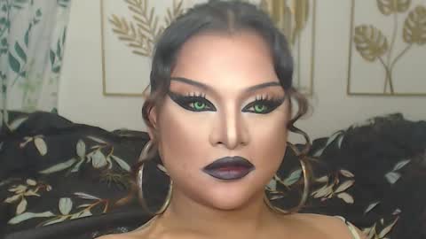 Snapshot of yourtrannyqueenxxx chatting on 12, 10, 2025 Anastacia Grey online show from 12, 10, 2025