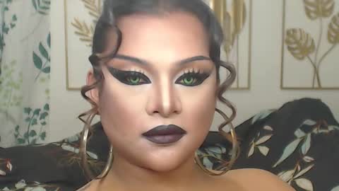 Snapshot of yourtrannyqueenxxx chatting on 19, 10, 2025 Anastacia Grey online show from 19, 10, 2025