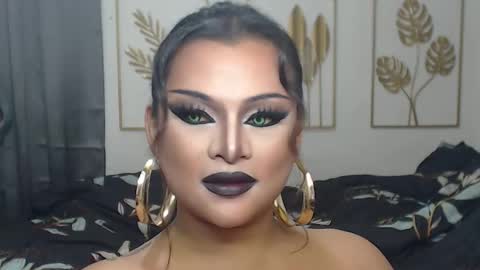 Snapshot of yourtrannyqueenxxx chatting on 14, 1, 2026 Anastacia Grey online show from 14, 1, 2026