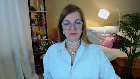 Snapshot of youruniverserr chatting on 3, 10, 2025 Alice online show from 3, 10, 2025