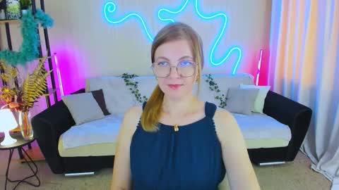 Snapshot of youruniverserr chatting on 4, 10, 2025 Alice online show from 4, 10, 2025