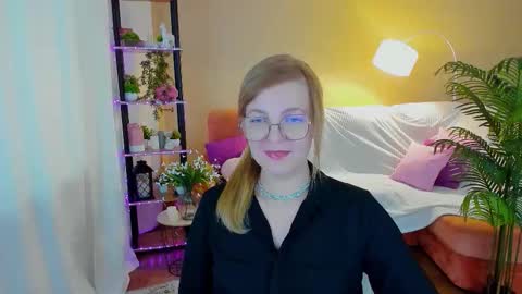 Snapshot of youruniverserr chatting on 5, 10, 2025 Alice online show from 5, 10, 2025