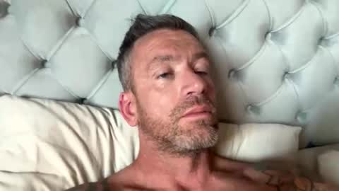 Snapshot of youwantus69 chatting on 25, 10, 2025 You want us 69 online show from 25, 10, 2025