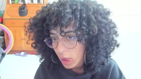 elizabeth  ju   online show from 21, 2, 2025