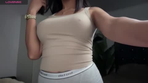 Snapshot of yowginethegreat chatting on 8, 12, 2024 YowgineTheGreat online show from 8, 12, 2024