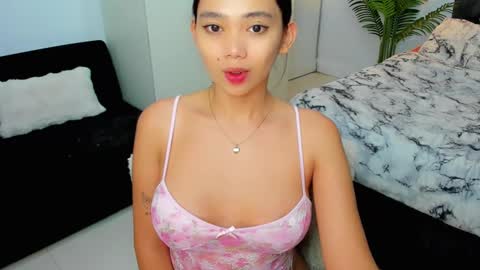 Snapshot of yowginethegreat chatting on 11, 2, 2025 YowgineTheGreat online show from 11, 2, 2025